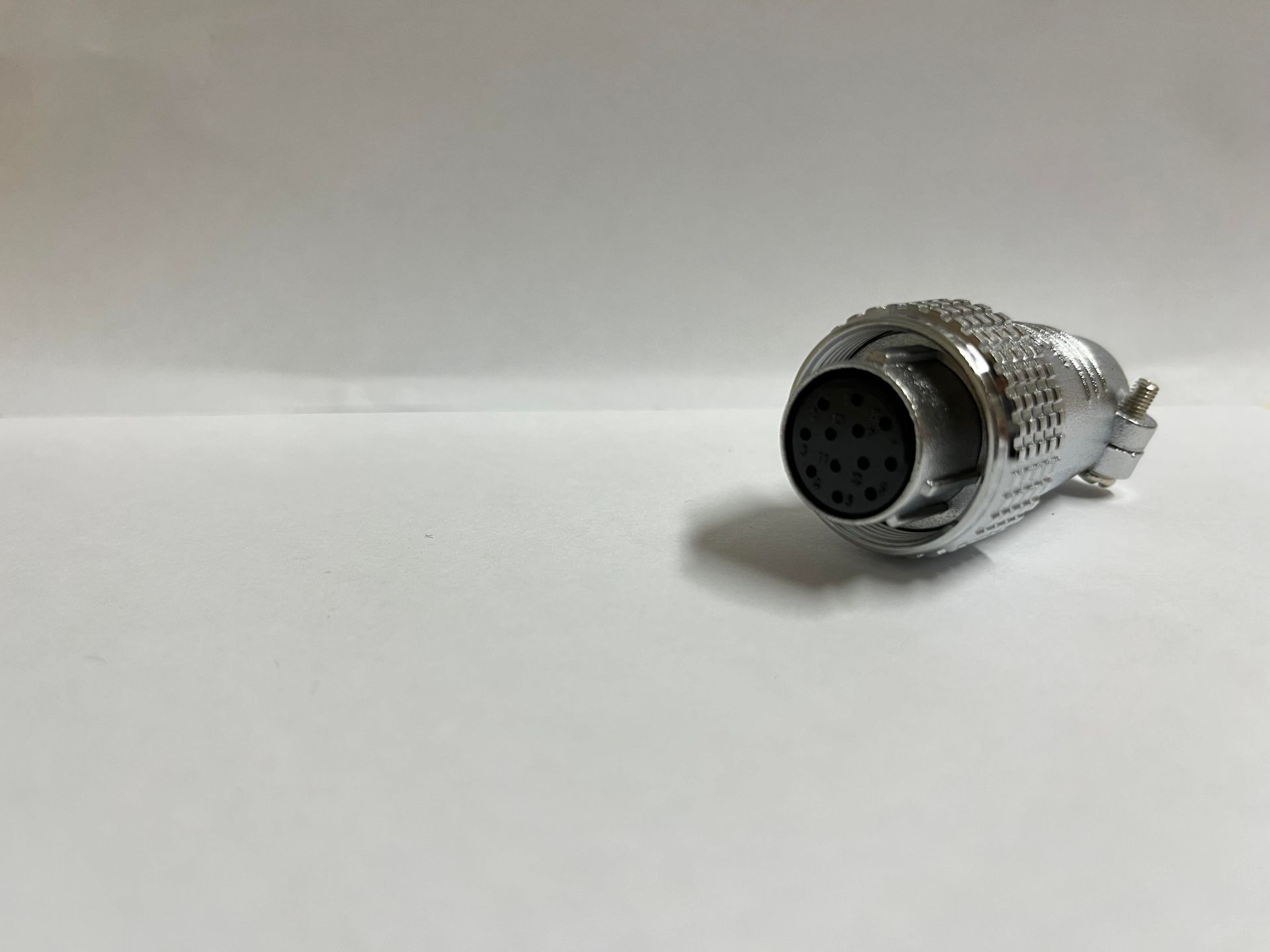 Maojwei - P20-12A IP65 12 Pin Seyyar Dişi Konnektör