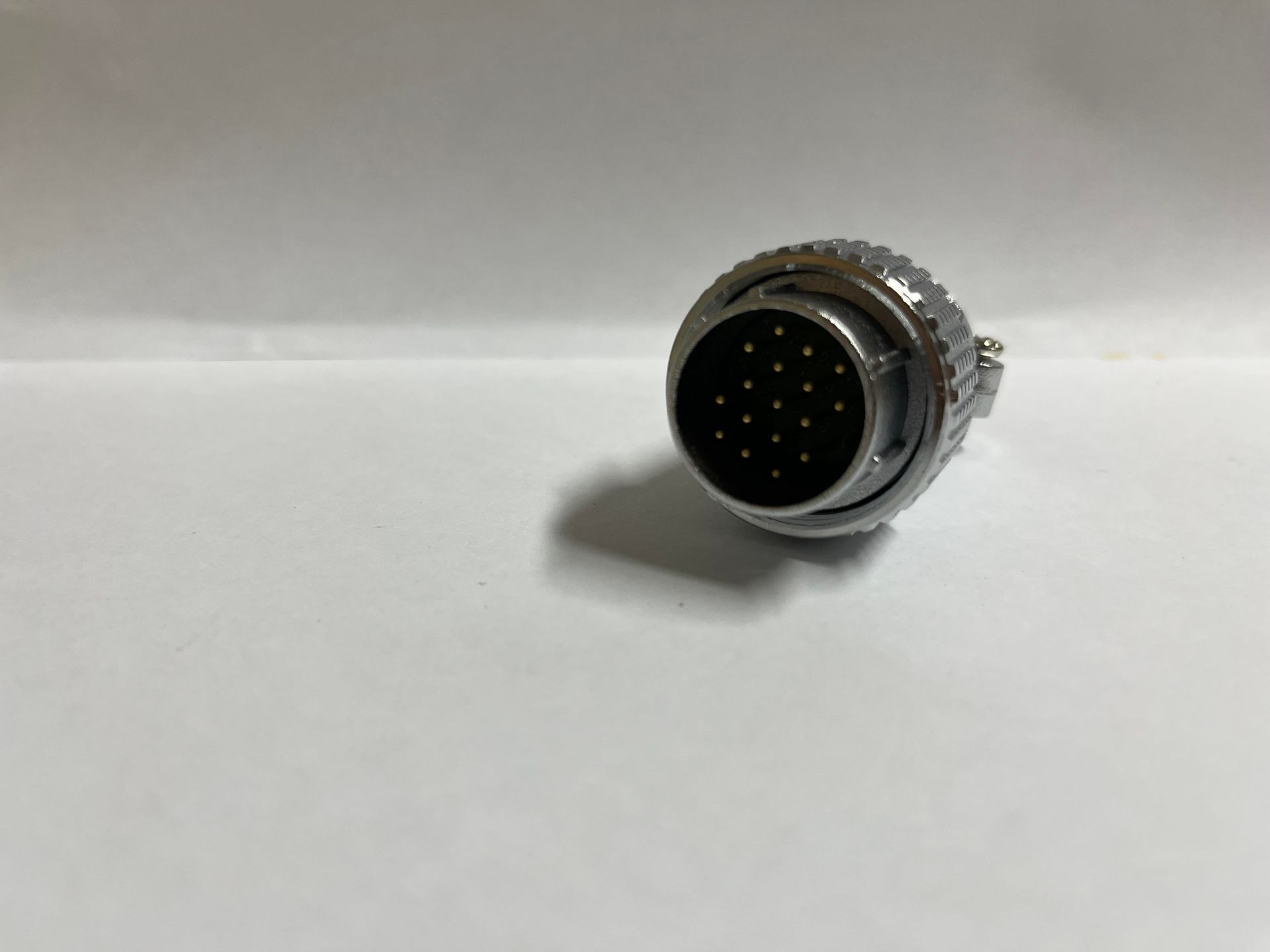 Maojwei - P24F-17A IP65 17 Pin Seyyar Erkek Konnektör